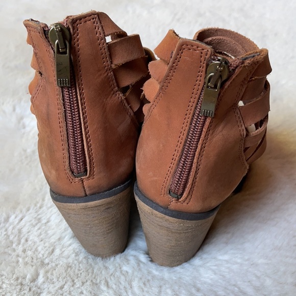 Free People | Hybrid Heel Ankle Boots in Distressed Brown | 39 - Picture 5 of 16